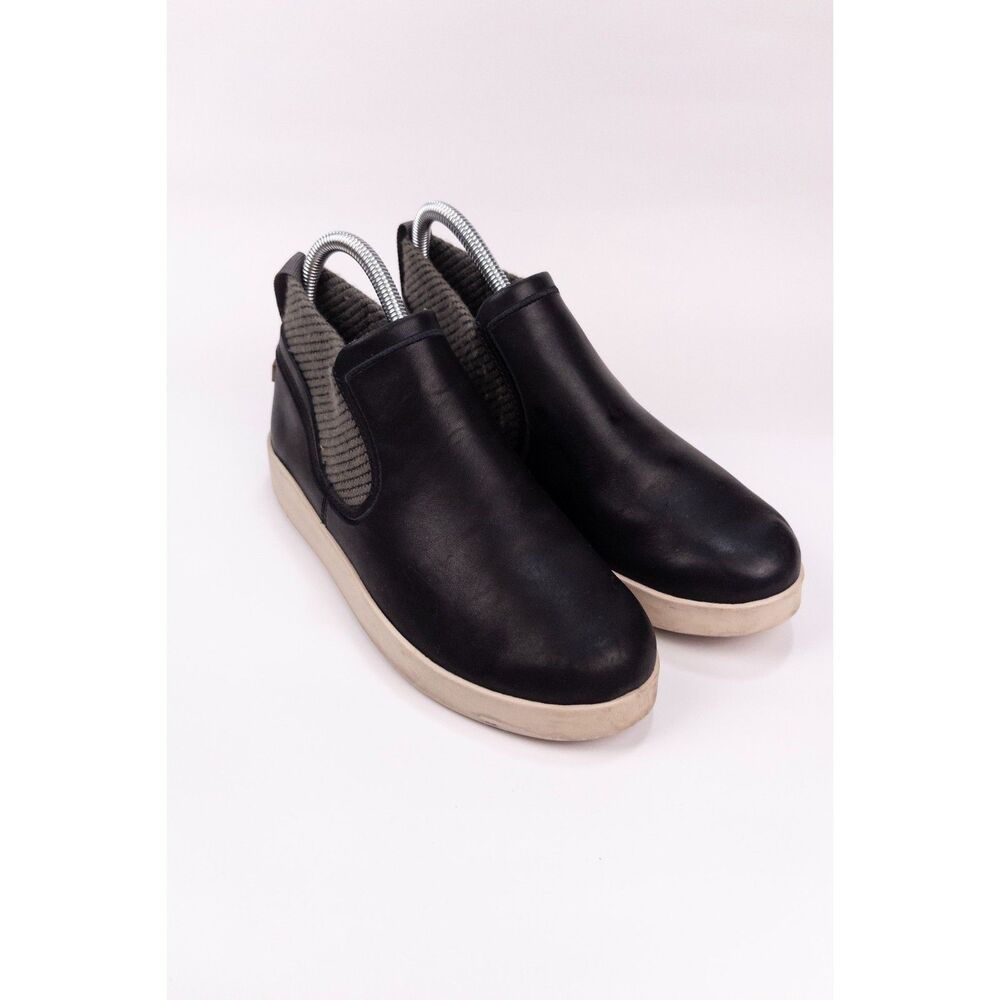 OluKai Noke Womens 7 Black Leather Chelsea Sneaker Shoes RARE Sample 20475